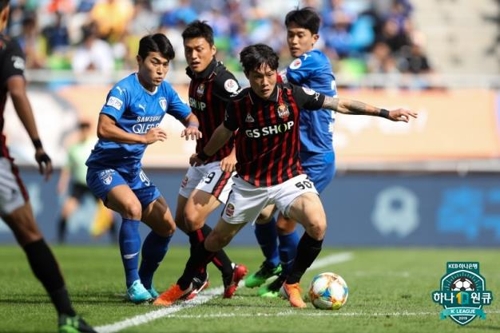 '이광혁 극장골' 포항, 울산에 2-1 역전승…5위로 상위 스플릿행