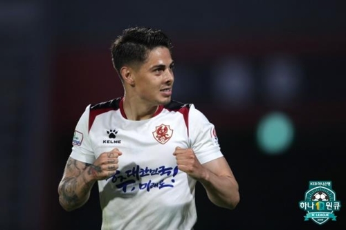 '윌리안 결승골' 광주, 아산 1-0 제압…1부 직행 매직넘버 '2'
