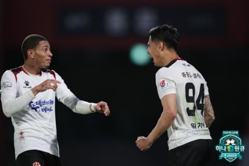 '윌리안 결승골' 광주, 아산 1-0 제압…1부 직행 매직넘버 '2'
