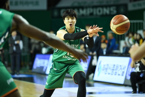 윤호영·김종규·오누아쿠 동반 더블더블…DB, 개막 3연승