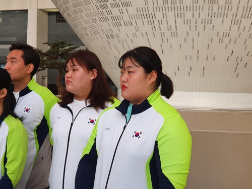 '포스트 장미란' 이선미·박혜정 평양에서 실수없이, 금메달을