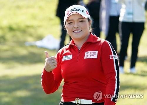 '부상 투혼' 장하나, 2년 만에 LPGA 제패…BMW 챔피언십 우승