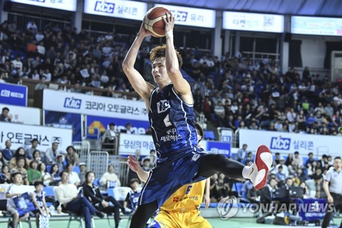 '송교창 21점' KCC, 3승 1패 단독 3위…LG는 개막 4연패