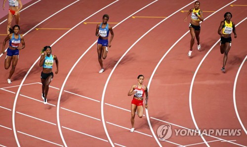 -세계육상- '천재' 나세르, 女 400ｍ '제왕' 밀러-위보 누르고 우승