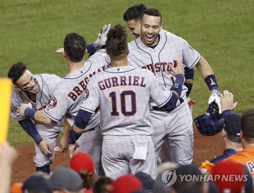MLB 휴스턴, WS 우승에 1승 남았다…워싱턴에 7-1 완승