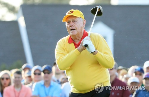 '골프황제' 우즈의 'PGA 최다 82승'에 니클라우스 등 축하 물결