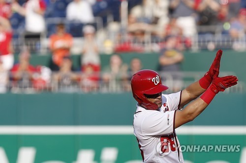 아기상어 '뚜루루뚜루' MLB 강타…워싱턴 승리마다 화제