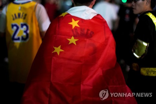 NBA 제임스, 홍콩 시위 관련 의견 표명 거절…모두 신중해야