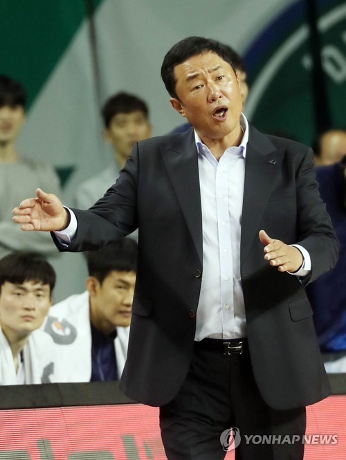 '김종규 15점 7리바운드' DB, 전창진의 KCC 꺾고 개막전 승리