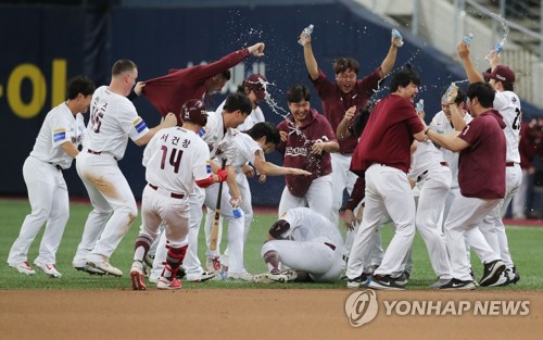 주효상 사상 첫 끝내기 내야땅볼…키움, PO 진출에 1승 앞으로(종합2보)