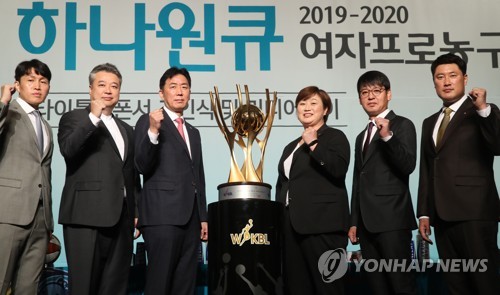 [여자농구개막] ①19일 점프볼…지키려는 KBvs되찾으려는 우리은행