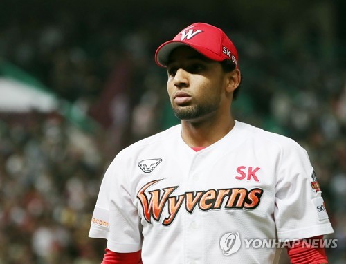 '2패' 염경엽 감독 산체스, 5회까지는 막아줄 줄 알았는데