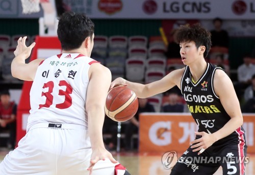 '라렌 30점' LG, 용병 1명 뛴 오리온 꺾고 개막 5연패 탈출