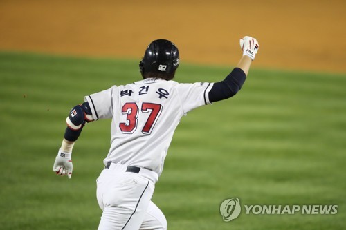 '8타수 무안타' 이후 2연속 안타…박건우가 만든 '대반전'