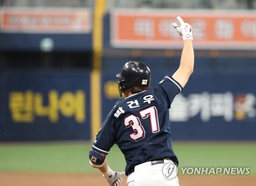 두산 박건우, 한국시리즈 악몽 날렸다…개인 첫 KS 홈런
