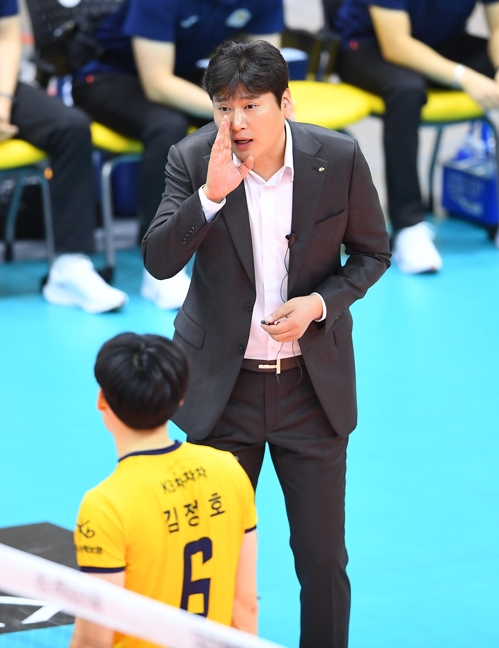 5경기 연속 풀세트…권순찬 KB손보 감독 체력은 문제 없어