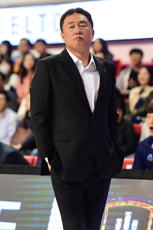 KCC 전창진 감독 움직이는 농구 하던 팀이 정체돼 고민