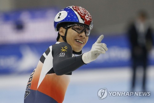 쇼트트랙 황대헌·박지원·김지유, 월드컵 2차대회 금메달 합창