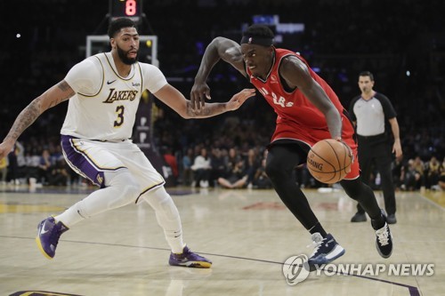 NBA 디펜딩 챔프 토론토, 레이커스 연승 저지