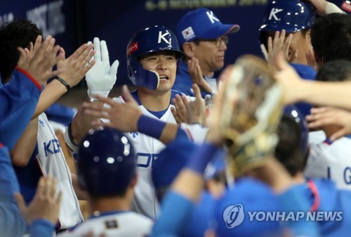 김재환 투런포 '쾅'…김경문호, 평가전서 푸에르토리코 제압