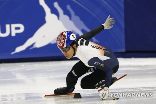 쇼트트랙 황대헌, 그랑프리 1차 대회 1,000ｍ 우승…대회 2관왕