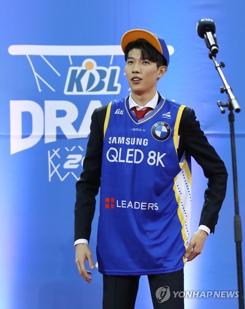고려대 박정현, 프로농구 신인 전체 1순위로 LG 유니폼