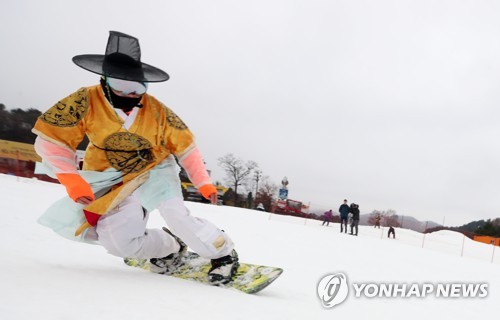 손꼽아 기다려온 겨울을 즐겨라 강원 스키장 오늘 첫 개장(종합)