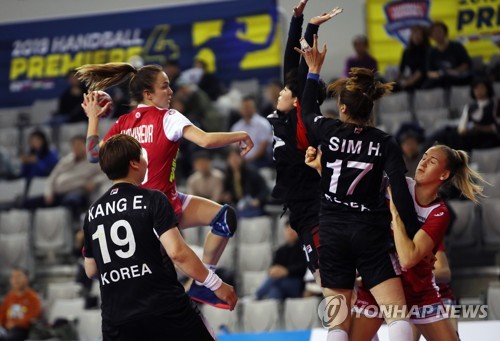 女핸드볼 강재원 감독 체력 문제, 전술과 세트플레이로 메운다
