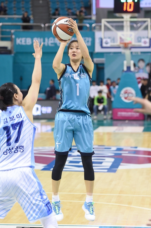 신지현 17점…여자농구 하나은행, 삼성생명 꺾고 3연패 탈출