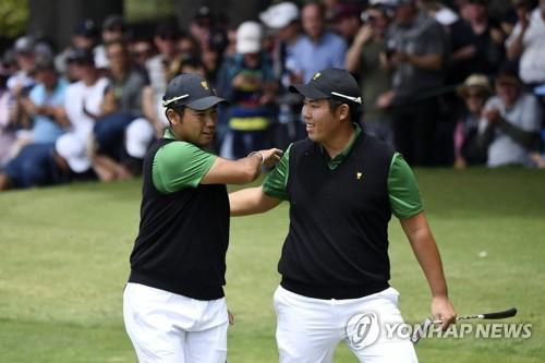 안병훈·마쓰야마, 우즈·토머스에 1홀 차 석패(종합)