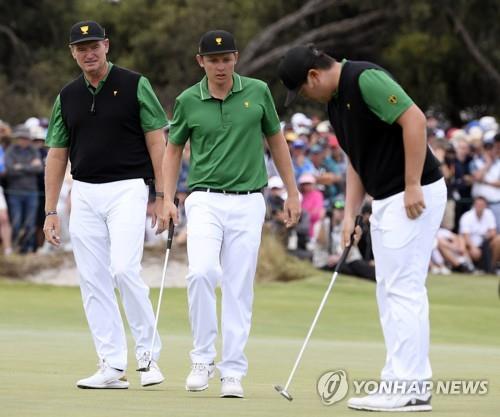 안병훈·마쓰야마, 우즈·토머스에 1홀 차 석패(종합)