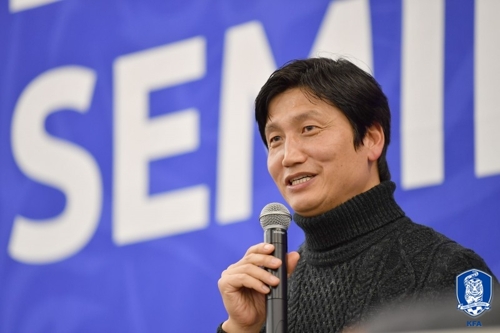 동료 지도자들 만난 정정용 감독 프로팀 생활, 정신없네요