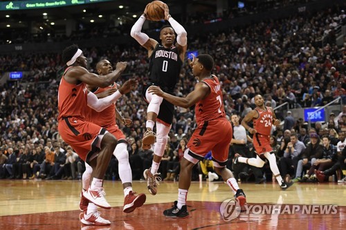 '3점 슛 22개' NBA 휴스턴, 토론토 제압