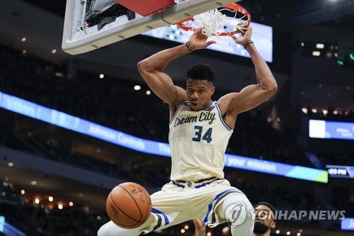 NBA '그리스 괴인' 아데토쿤보, 부상으로 시즌 첫 결장