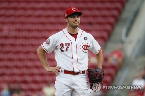 MLB 투수 바워 만프레드 커미셔너가 야구 망치려 한다
