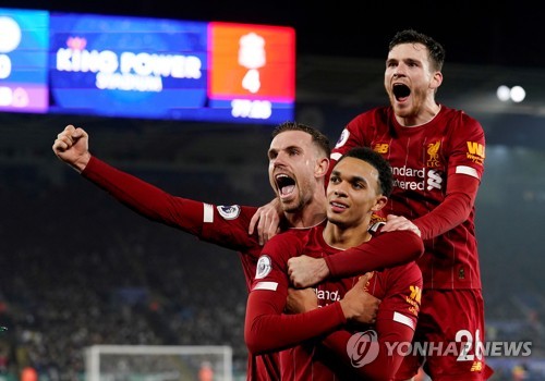 리버풀, EPL 1·2위 맞대결서 레스터 4-0 제압…18경기 무패