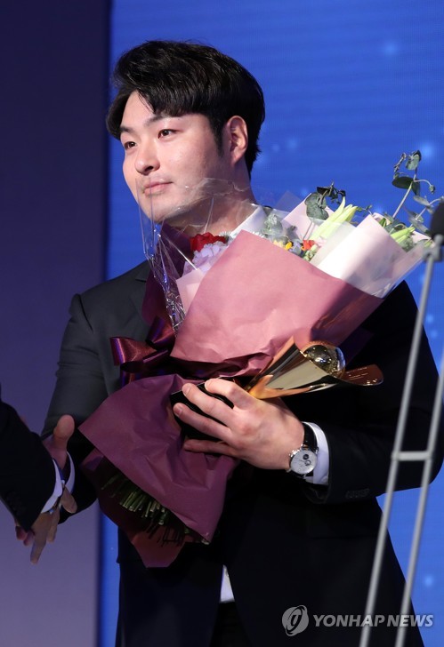'롤러코스터' 탔던 홈런왕 박병호의 고백 시행착오 겪은 시즌