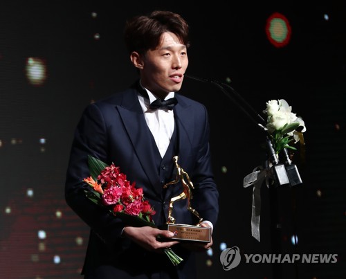 임대 선수로 MVP 받은 김보경 여러 의견 잘 수렴해 거취 결정