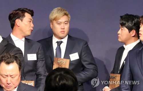 류현진 김광현과 다른 리그에서 뛰기를…맞대결 부담스러울 것