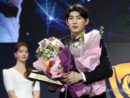 '2년 연속 골든글러브' 이정후 이 영광, 내 친구 성훈이와