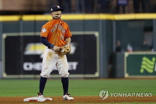 휴스턴의 우울한 팬페스트…브레그먼 전자기기 착용 안 했다