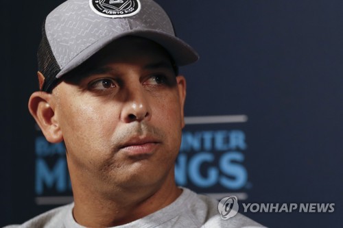 MLB 사인훔치기 징계 일파만파…보스턴 코라 감독도 중징계 전망