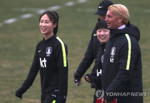 여자축구 벨 감독 올림픽 예선 과제는 공격력, 그리고 자신감