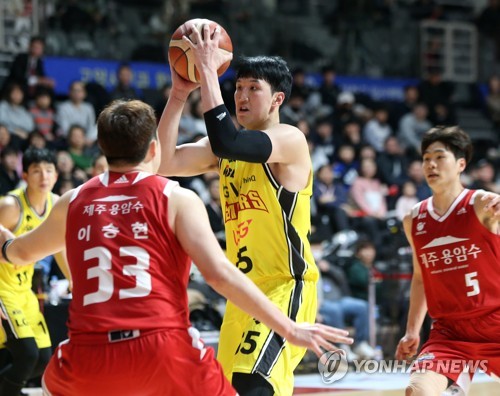 군 복무 마치고 복귀한 LG 서민수 정신이 없었네요