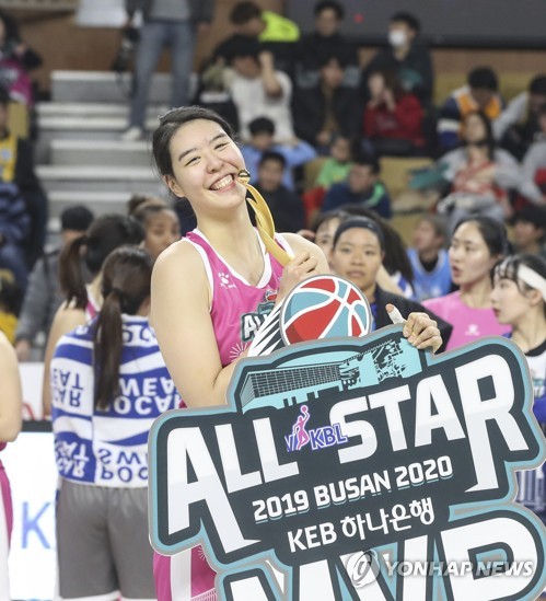 MVP 3관왕 박지수 정규리그는 전쟁 MVP, 올스타전은 잘 놀아서
