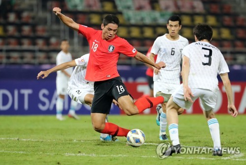 오세훈 생일축포 펑! 펑!…김학범호, 우즈베크 꺾고 조1위로 8강