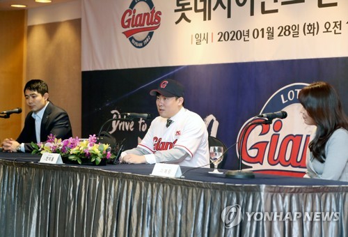 롯데 안치홍 2+2년 계약, 하기 나름…2년 뒤 자신감 충분