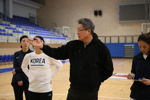 이문규 여자농구 대표팀 감독 2승 해서 도쿄올림픽 가겠다