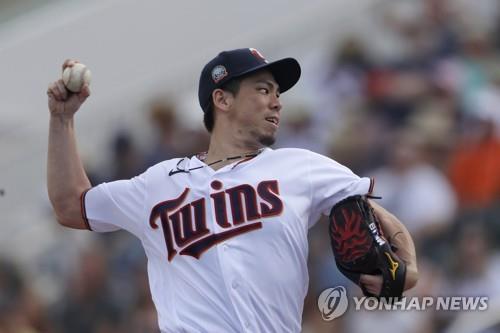 첫 타자 홈런 맞은 마에다 계획에 없었는데…2이닝 1실점
