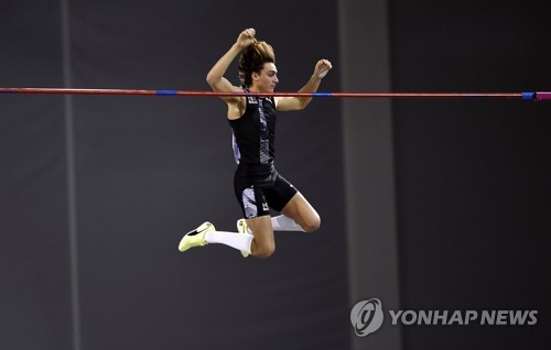 뒤플랑티스, 7일 만에 다시 남자 실내장대높이뛰기 세계新